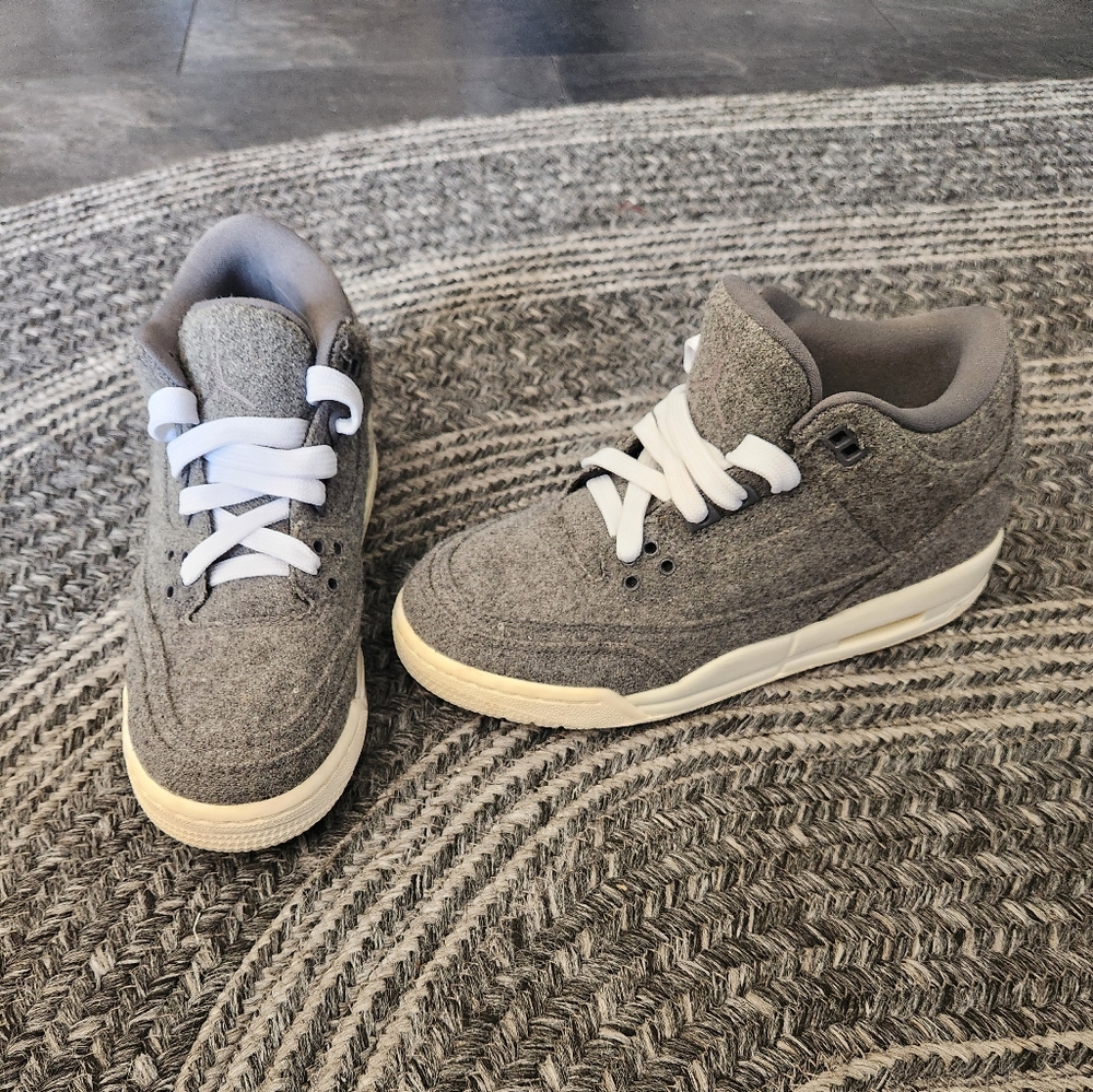 Nike Jordan mid grey wool 5.5 7
